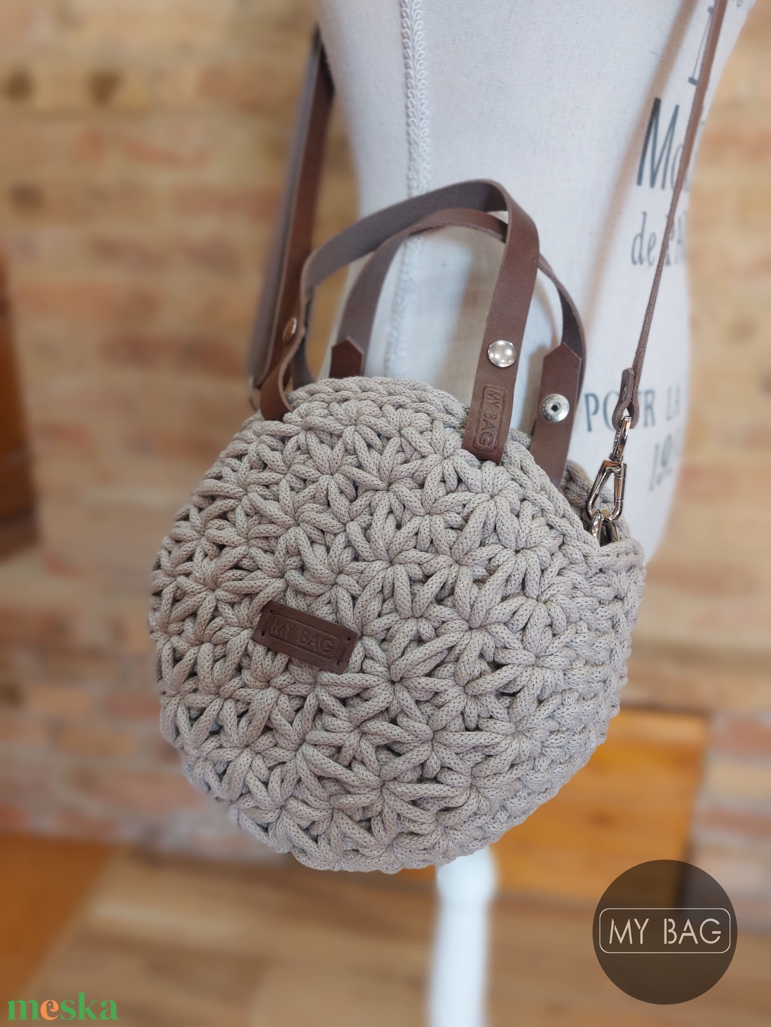 Horgolt női körtáska - MINI - jázmin mintával - Crossbody - HOMOK - táska & tok - kézitáska & válltáska - vállon átvethető táska - Meska.hu Horgolt női körtáska - MINI - jázmin mintával - Crossbody - HOMOK - táska & tok - kézitáska & válltáska - vállon átvethető táska - Meska.hu