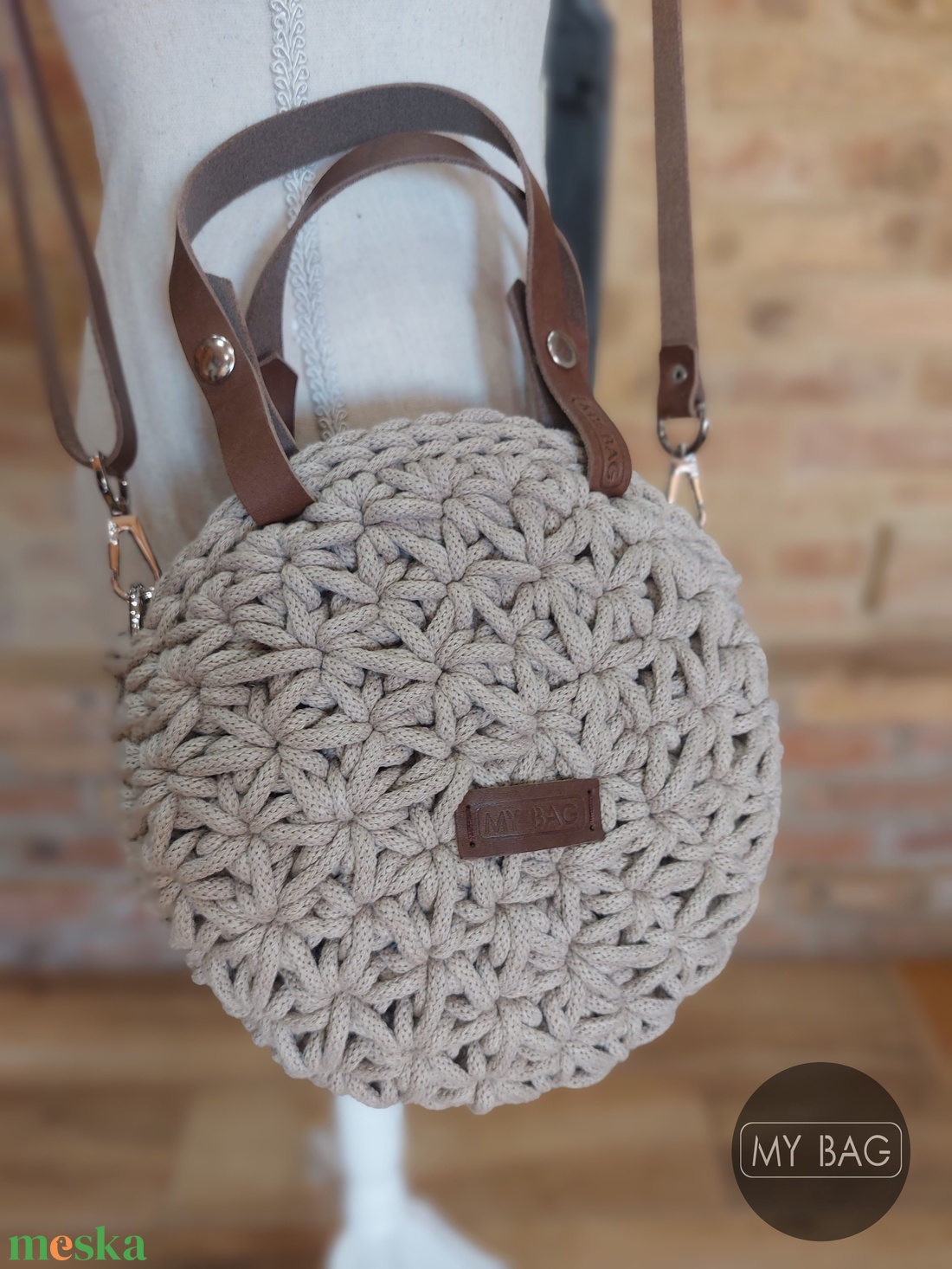 Horgolt női körtáska - MINI - jázmin mintával - Crossbody - HOMOK - táska & tok - kézitáska & válltáska - vállon átvethető táska - Meska.hu Horgolt női körtáska - MINI - jázmin mintával - Crossbody - HOMOK - táska & tok - kézitáska & válltáska - vállon átvethető táska - Meska.hu