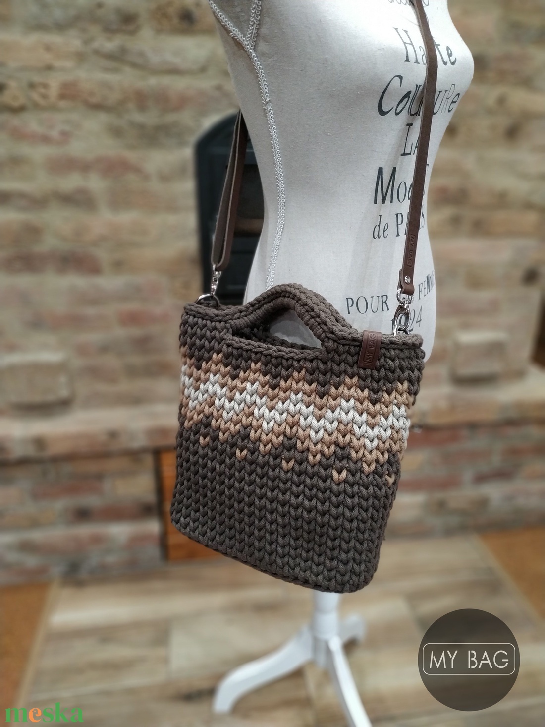 Horgolt női crossbody táska SÖTÉTBARNA színben bőr vállpánttal - Cikk-cakk mintával - BIG - táska & tok - kézitáska & válltáska - vállon átvethető táska - Meska.hu Horgolt női crossbody táska SÖTÉTBARNA színben bőr vállpánttal - Cikk-cakk mintával - BIG - táska & tok - kézitáska & válltáska - vállon átvethető táska - Meska.hu