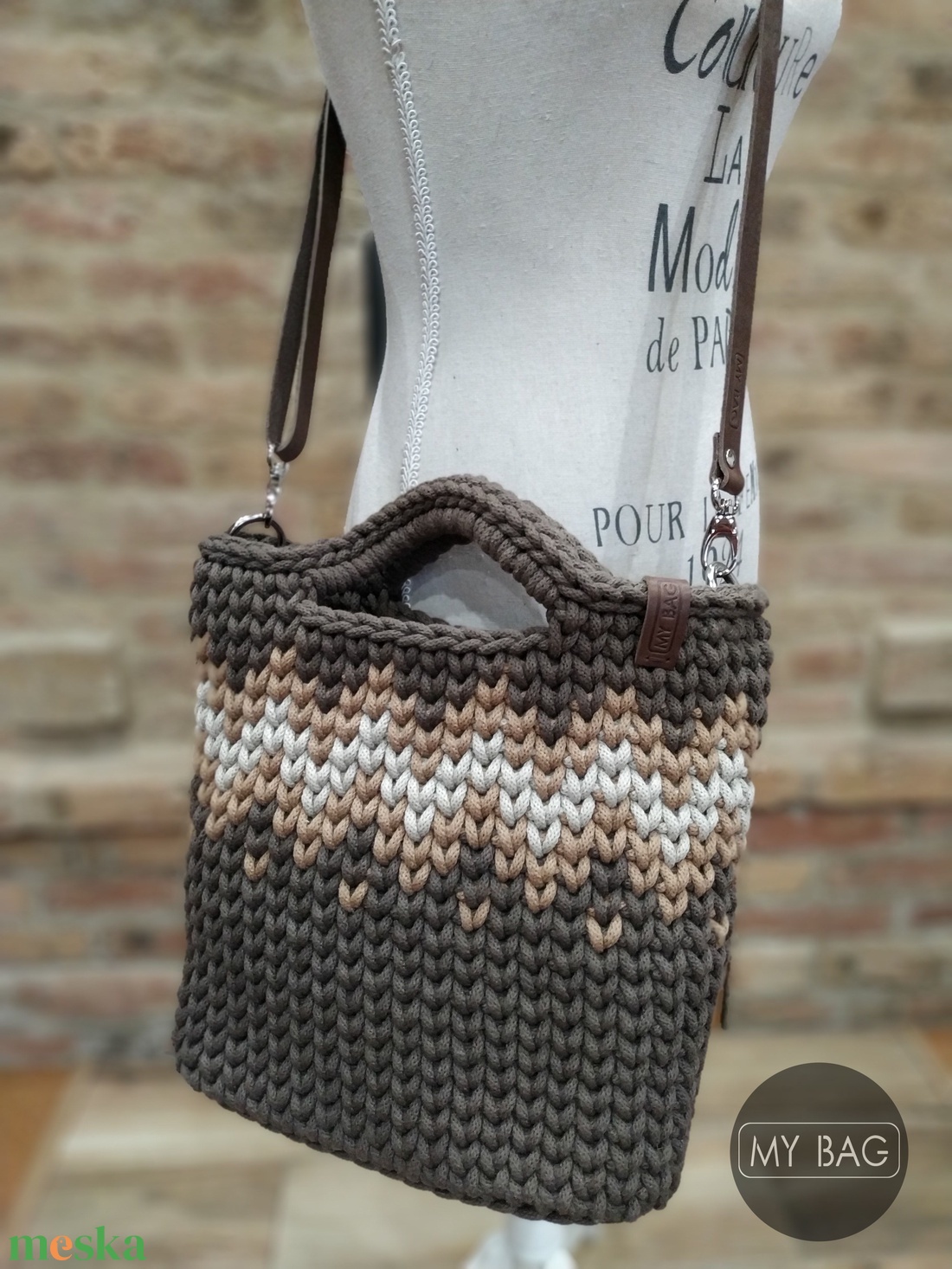 Horgolt női crossbody táska SÖTÉTBARNA színben bőr vállpánttal - Cikk-cakk mintával - BIG - táska & tok - kézitáska & válltáska - vállon átvethető táska - Meska.hu Horgolt női crossbody táska SÖTÉTBARNA színben bőr vállpánttal - Cikk-cakk mintával - BIG - táska & tok - kézitáska & válltáska - vállon átvethető táska - Meska.hu