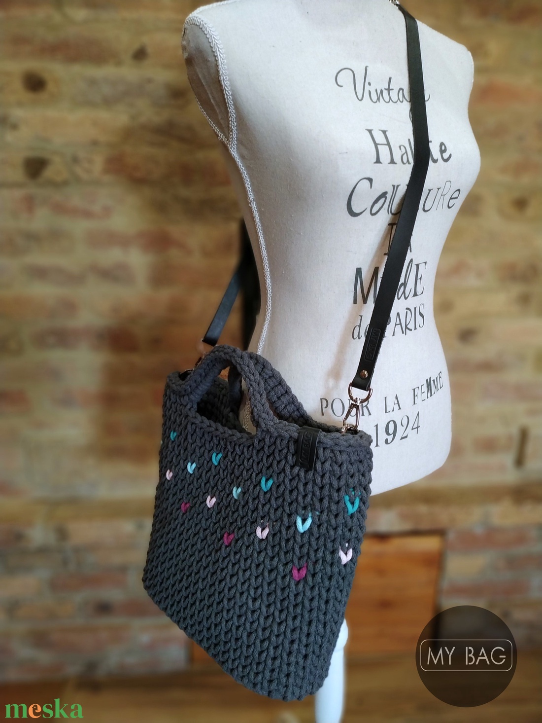 Horgolt női crossbody táska BIG - HEARTS - ANTRACIT színben - táska & tok - kézitáska & válltáska - vállon átvethető táska - Meska.hu Horgolt női crossbody táska BIG - HEARTS - ANTRACIT színben - táska & tok - kézitáska & válltáska - vállon átvethető táska - Meska.hu