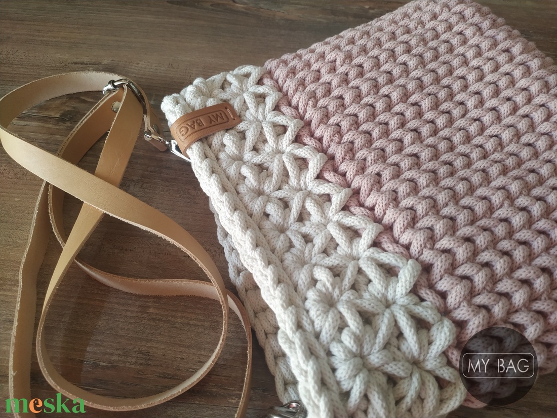 Horgolt női crossbody táska PASTEL PINK/EKRÜ színekben - Jázmin mintával - MINI - táska & tok - kézitáska & válltáska - vállon átvethető táska - Meska.hu
