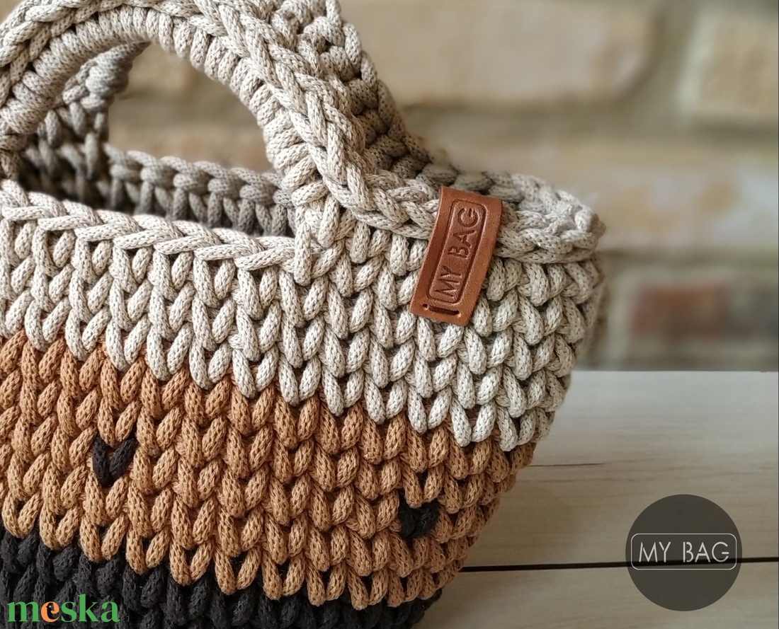 Horgolt női kézitáska CSOKIBARNA/KARAMELL/HOMOK színekben - MINI - táska & tok - kézitáska & válltáska - kézitáska - Meska.hu Horgolt női kézitáska CSOKIBARNA/KARAMELL/HOMOK színekben - MINI - táska & tok - kézitáska & válltáska - kézitáska - Meska.hu
