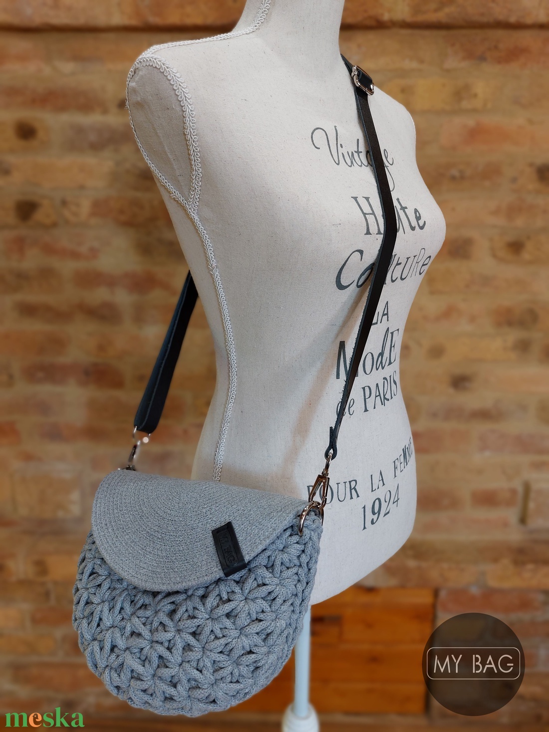 Horgolt női crossbody táska - Jázmin mintával - BETONSZÜRKE - táska & tok - kézitáska & válltáska - vállon átvethető táska - Meska.hu Horgolt női crossbody táska - Jázmin mintával - BETONSZÜRKE - táska & tok - kézitáska & válltáska - vállon átvethető táska - Meska.hu