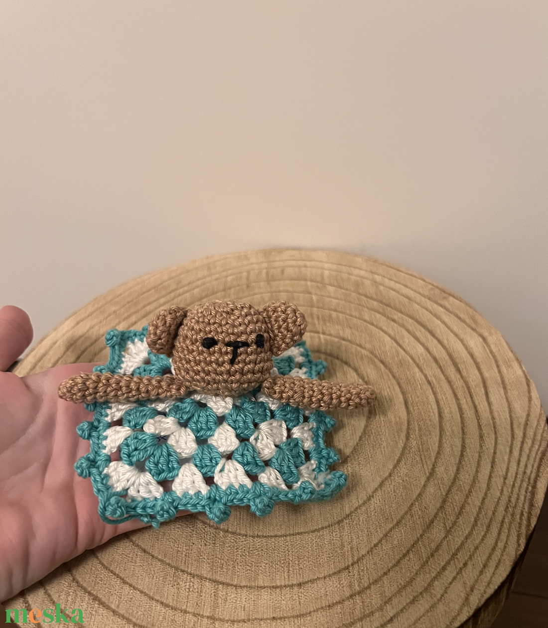 Horgolt alvós maci - játék & sport - plüssállat & játékfigura - cica - Meska.hu