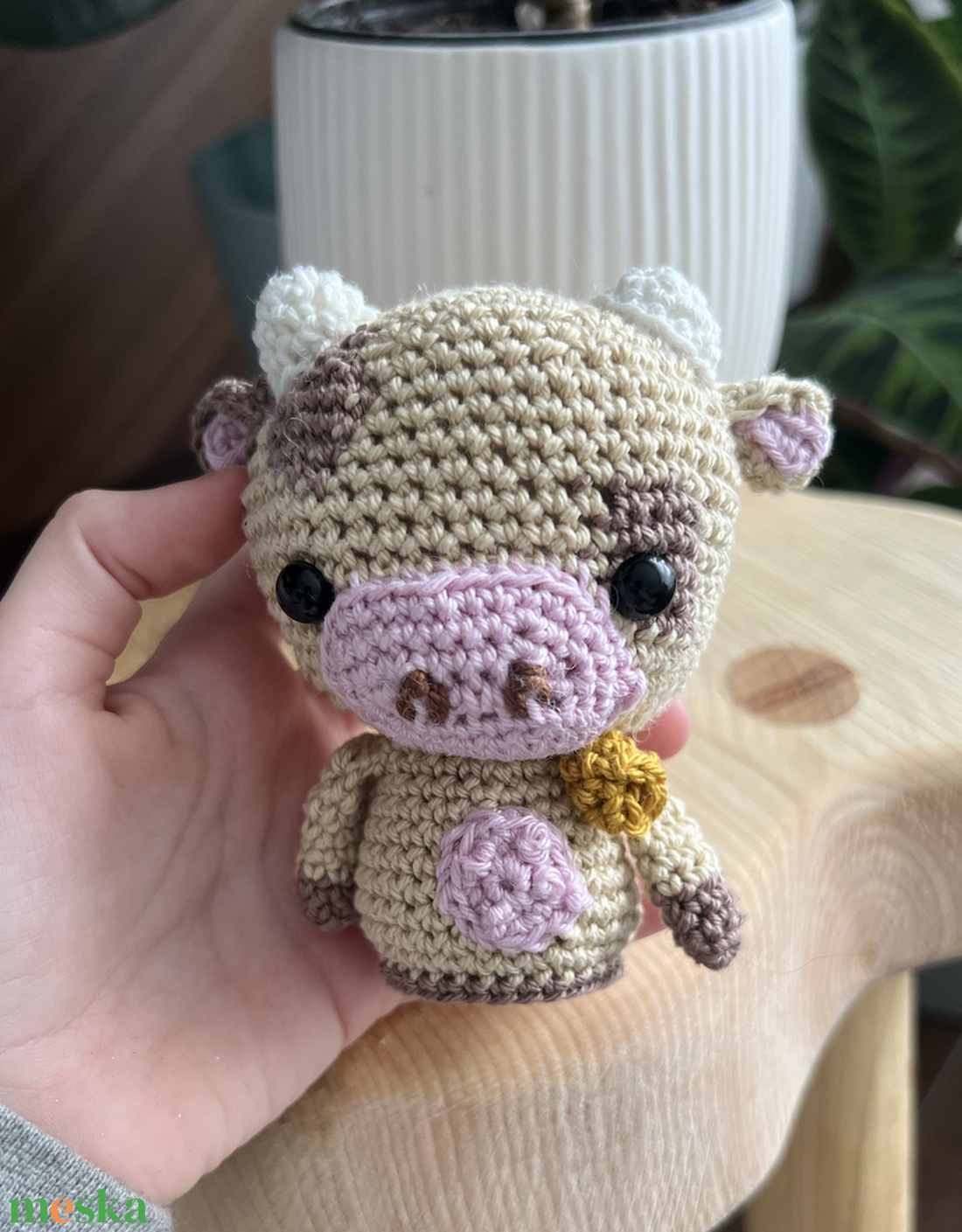 Horgolt tehénfejő kisasszony - játék & sport - plüssállat & játékfigura - ember - Meska.hu