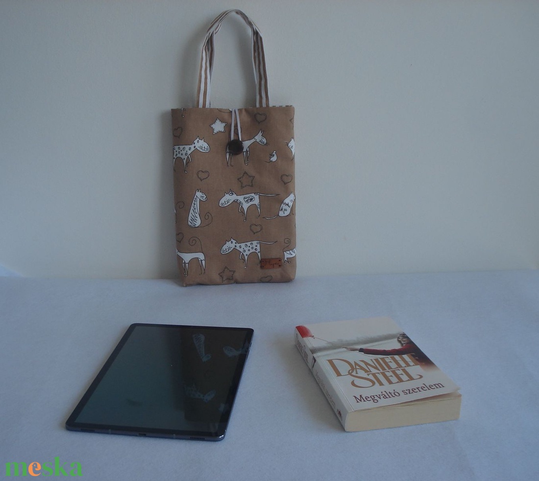 Füles könyvtok vagy tablettartó - táska & tok - ebook & tablet tok - Meska.hu Füles könyvtok vagy tablettartó - táska & tok - ebook & tablet tok - Meska.hu