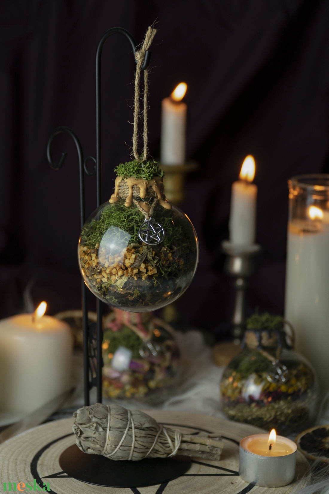 Újévi Bőségvonzó Witch Ball, kézműves boszorkány gömb, szerencse, bőség, új kezdetek  - otthon & életmód - dekoráció - ajtó- és ablak dekoráció - ablakdísz - Meska.hu