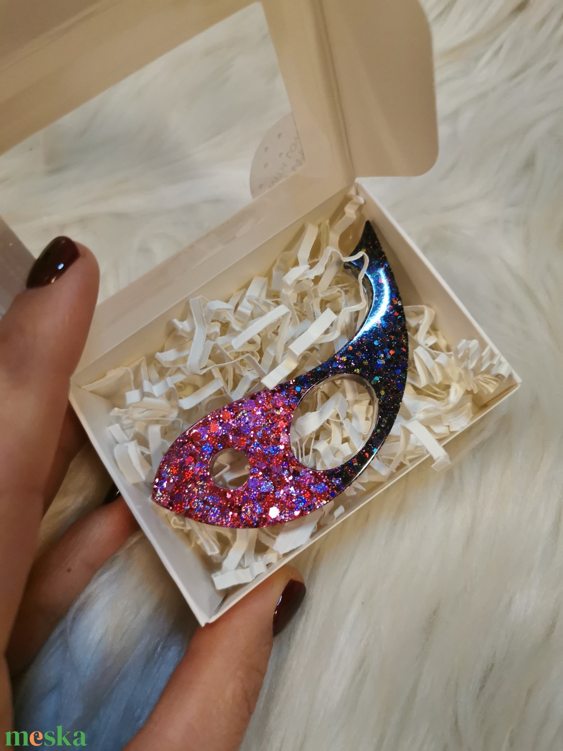 Foszforeszkáló Könyvgerincvédő-könyves ajándék - könyv & zene - könyvjelző - Meska.hu