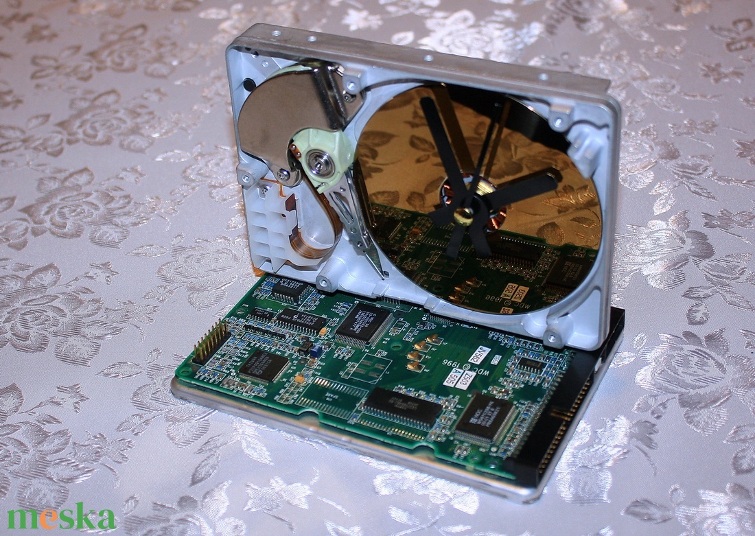 Hard Disk Drive óra - otthon & életmód - dekoráció - fali és függő dekoráció - falióra & óra - Meska.hu Hard Disk Drive óra - otthon & életmód - dekoráció - fali és függő dekoráció - falióra & óra - Meska.hu