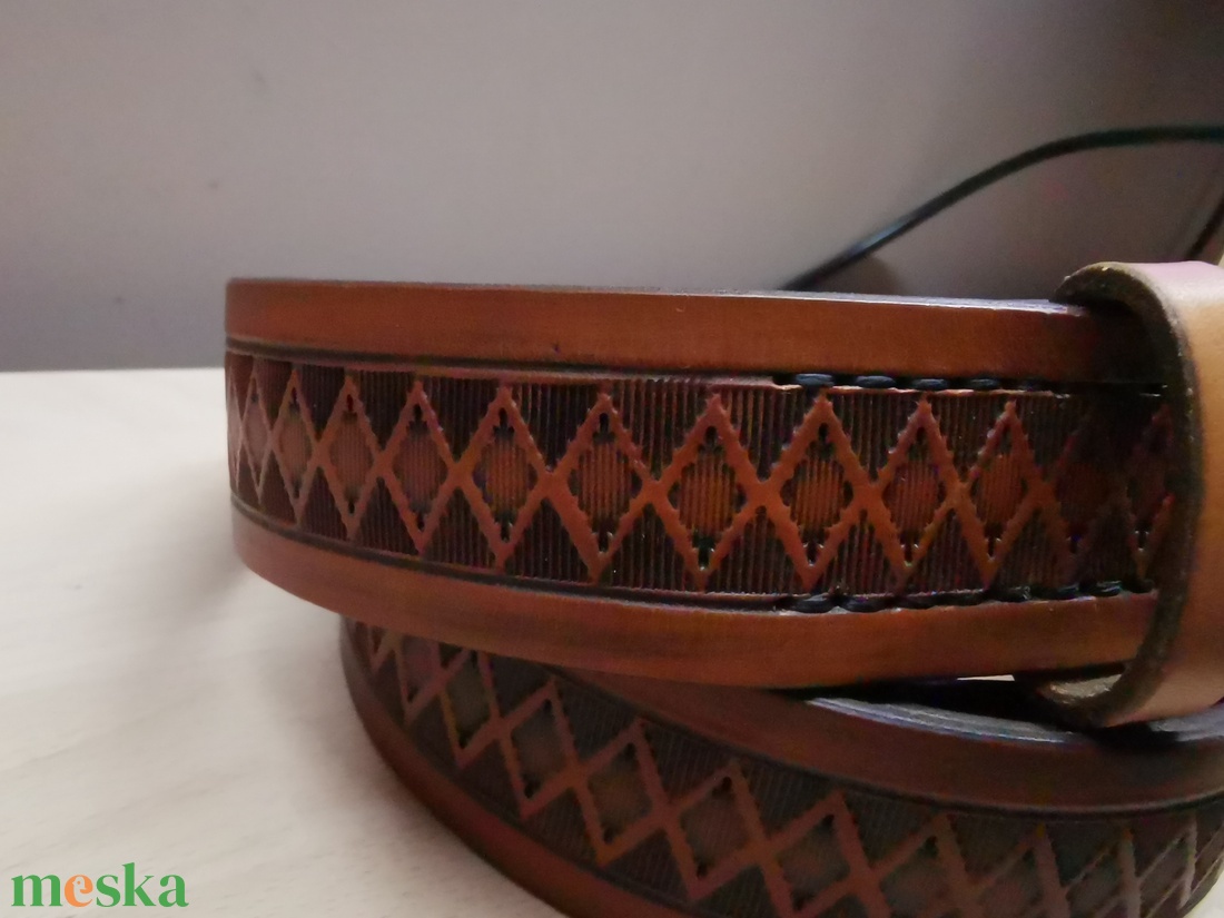 Növényi cserzésű poncolt bőr öv - ruha & divat - öv & övcsat - öv - Meska.hu
