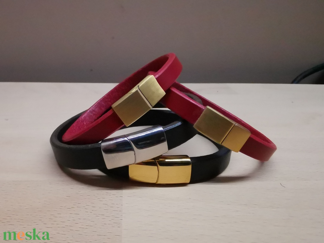 Növényi cserzésű bőr karkötő - esküvő - ékszer - karkötő & csuklódísz - Meska.hu