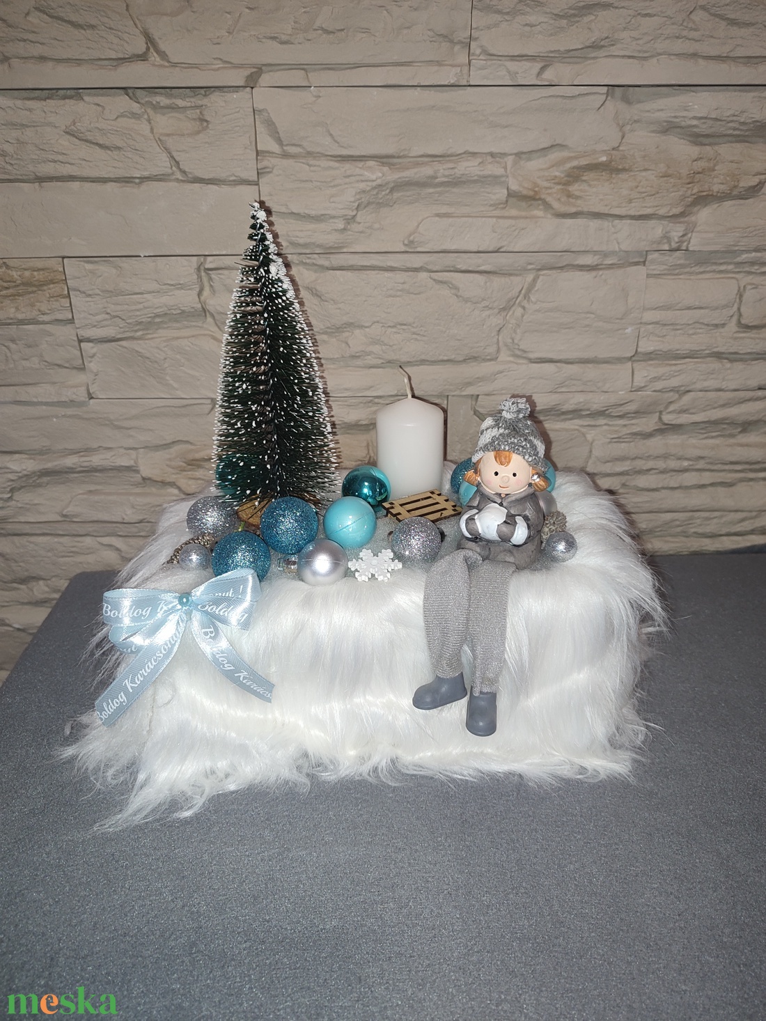 Szőrmés asztali dekoráció  - karácsony - adventi díszek - adventi asztaldísz - Meska.hu