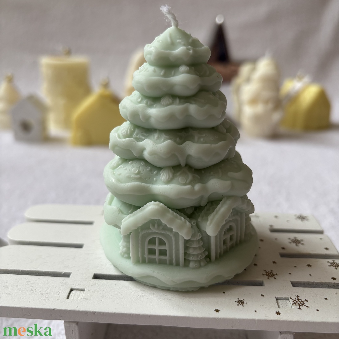 Téli falucska  fenyőfa formájú kézműves gyertya - karácsony - karácsonyi lakásdekoráció - karácsonyi illatgyertya, mécses - Meska.hu