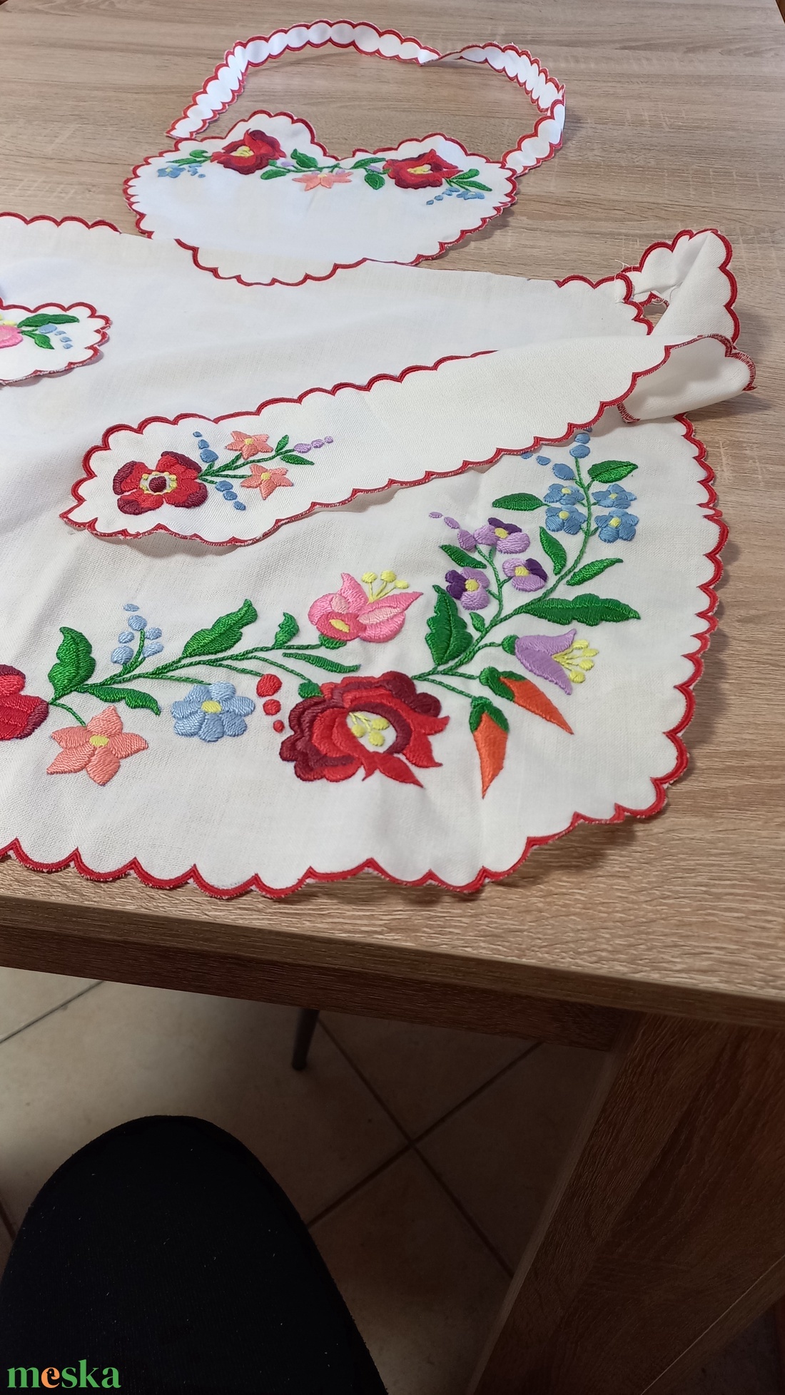 Himzett kötény - esküvő - ruha - menyecske ruha - Meska.hu