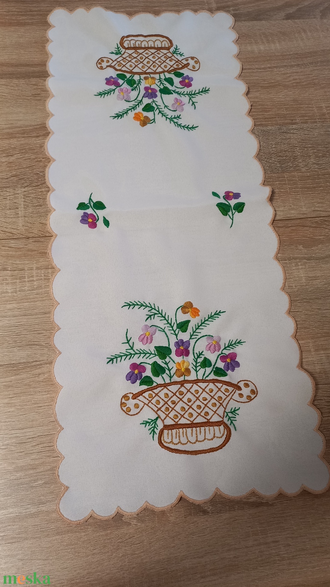 Kosaras himzett futó -  - Meska.hu