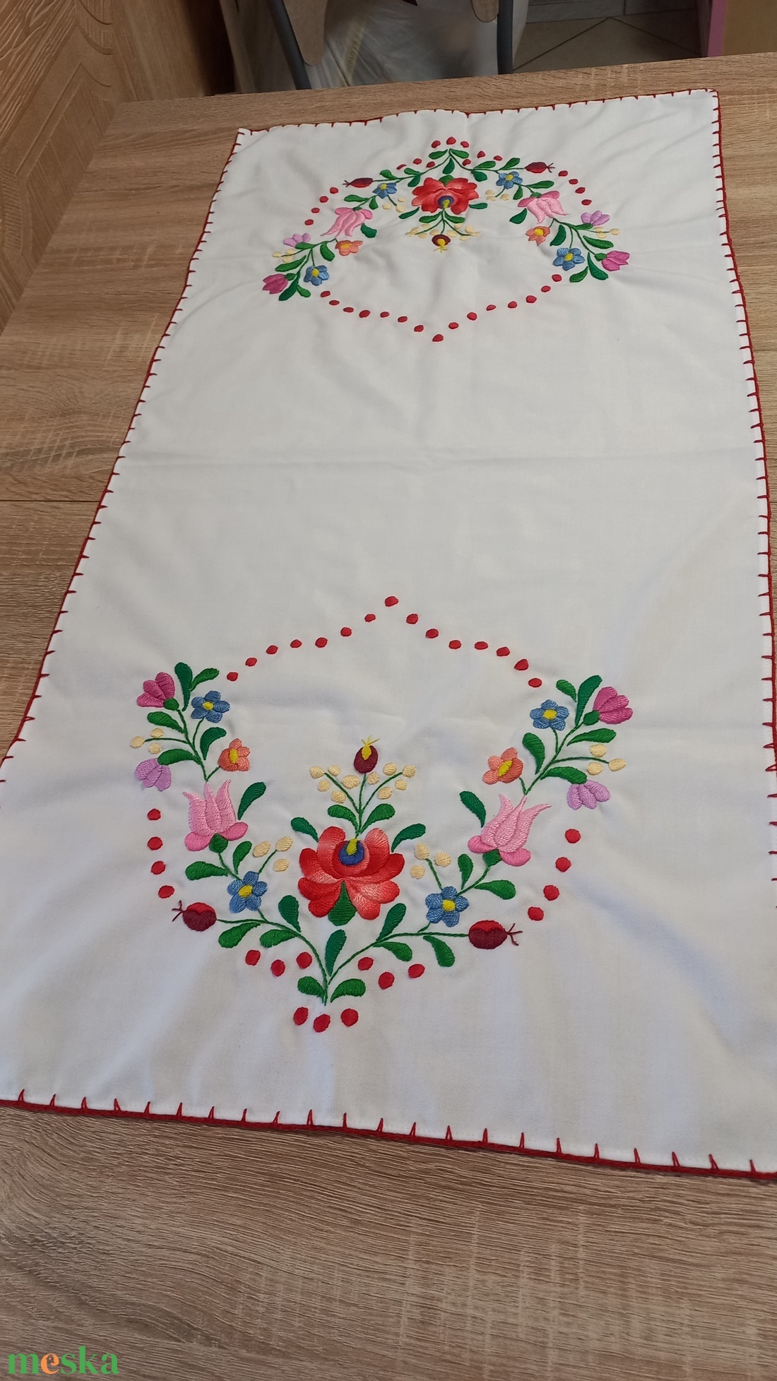 Hímzett terítő  -  - Meska.hu