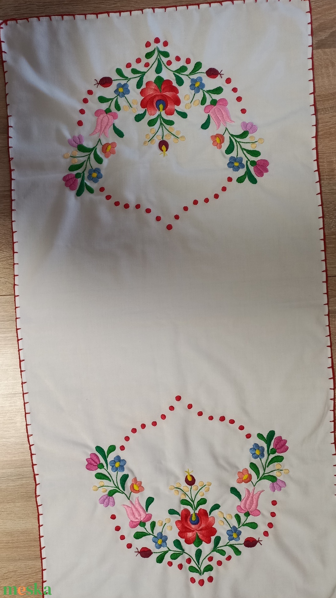 Hímzett terítő  -  - Meska.hu