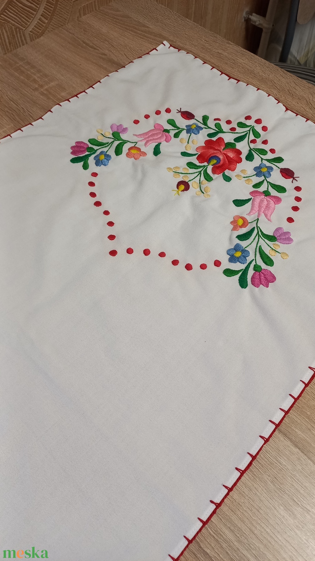Hímzett terítő  -  - Meska.hu