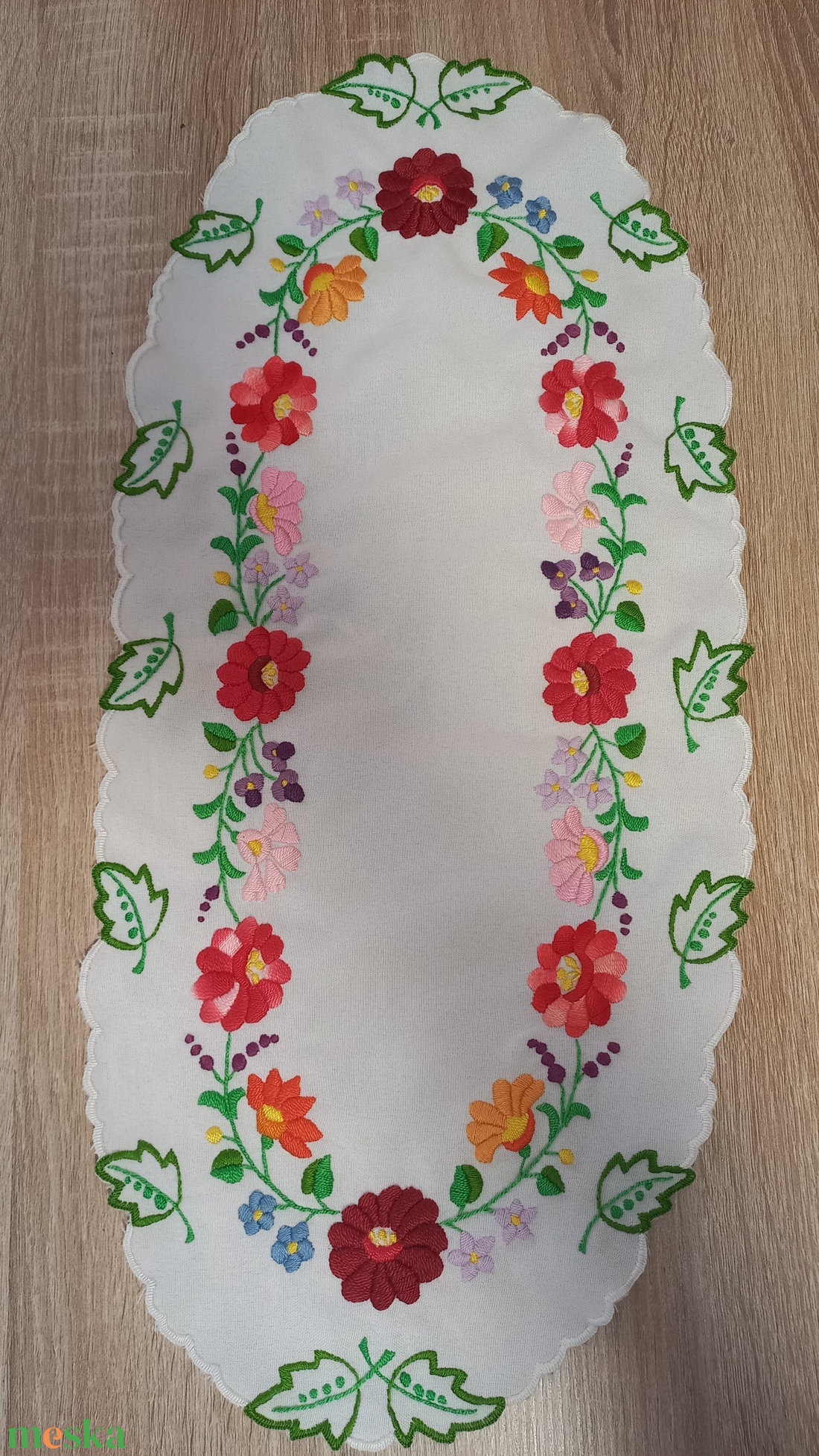 Asztal közép  - otthon & életmód - dekoráció - asztal és polc dekoráció - horgolt & csipketerítő - Meska.hu