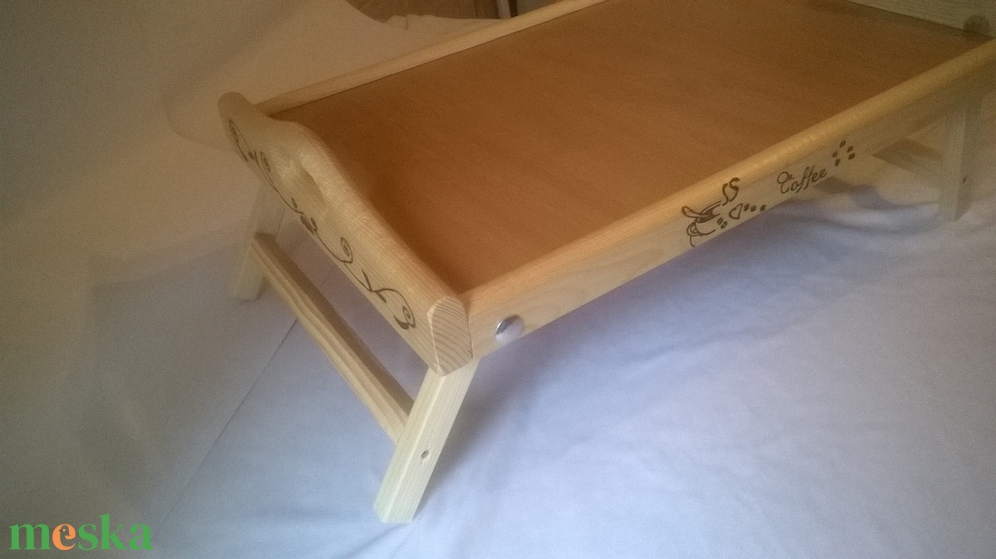 Ágyba való kis asztal  -  - Meska.hu