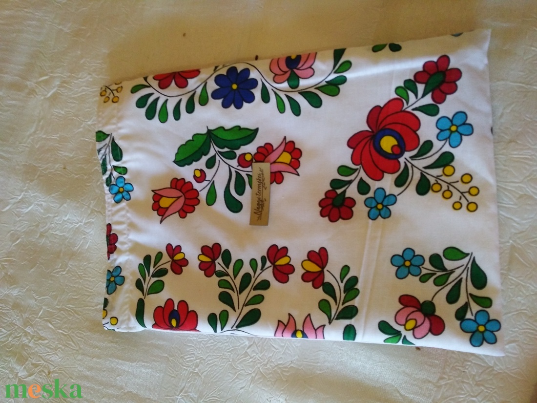 Fehéralapon kalocsaimintás kenyeres zsák kicsi - táska & tok - bevásárlás & shopper táska - kenyeres zsák - Meska.hu Fehéralapon kalocsaimintás kenyeres zsák kicsi - táska & tok - bevásárlás & shopper táska - kenyeres zsák - Meska.hu