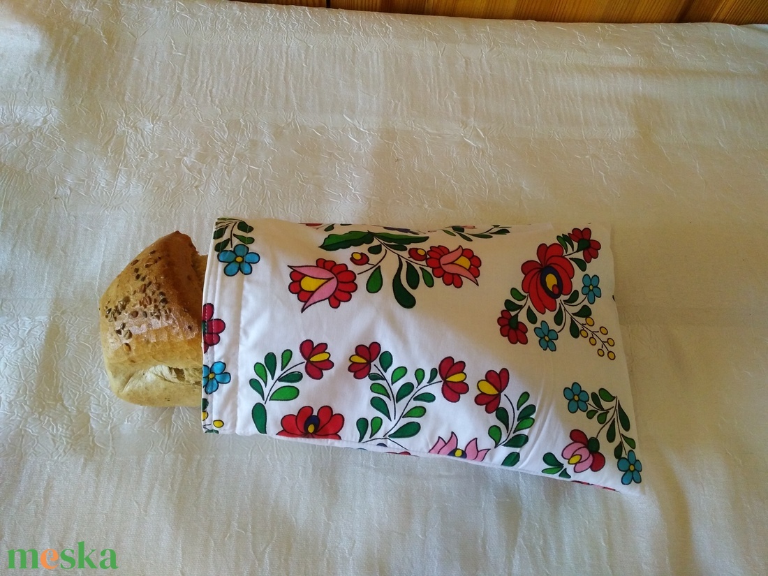 Fehéralapon kalocsaimintás kenyeres zsák kicsi - táska & tok - bevásárlás & shopper táska - kenyeres zsák - Meska.hu Fehéralapon kalocsaimintás kenyeres zsák kicsi - táska & tok - bevásárlás & shopper táska - kenyeres zsák - Meska.hu