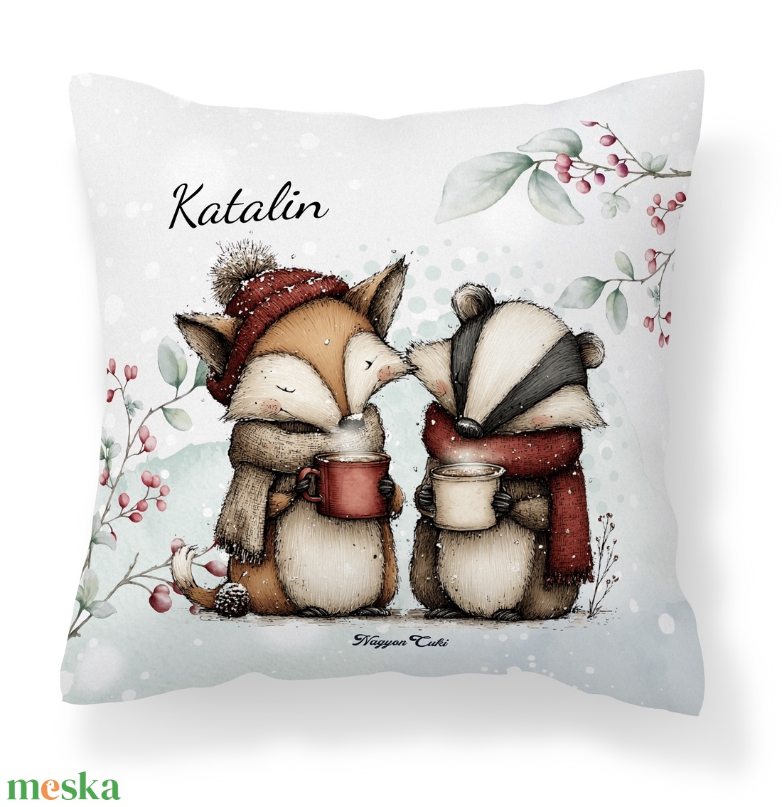 Névre szóló karácsonyi róka és borz kávéval mintás 40x40es díszpárna - egyedi feliratos karácsonyi ajándék (POLI40-0509) - otthon & életmód - lakástextil - párna & párnahuzat - díszpárna (belsővel együtt) - Meska.hu