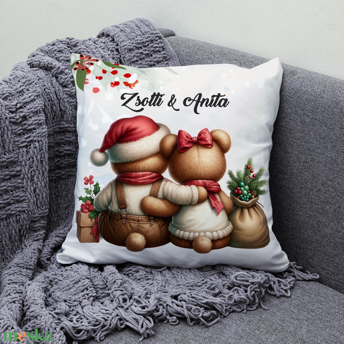 Névre szóló karácsonyi Teddy maci (kantár) mintás 40x40-es díszpárna - egyedi feliratos karácsonyi ajándék (POLI40-0350) - otthon & életmód - lakástextil - párna & párnahuzat - díszpárna (belsővel együtt) - Meska.hu