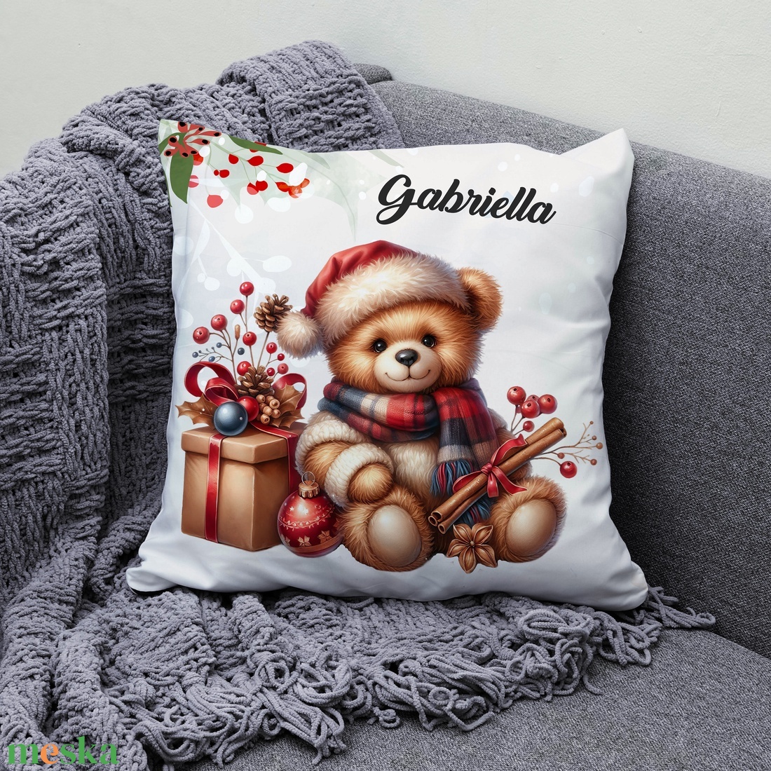 Névre szóló karácsonyi Teddy maci (fahéj) mintás 40x40es díszpárna - egyedi feliratos karácsonyi ajándék (POLI40-0355) - otthon & életmód - lakástextil - párna & párnahuzat - díszpárna (belsővel együtt) - Meska.hu
