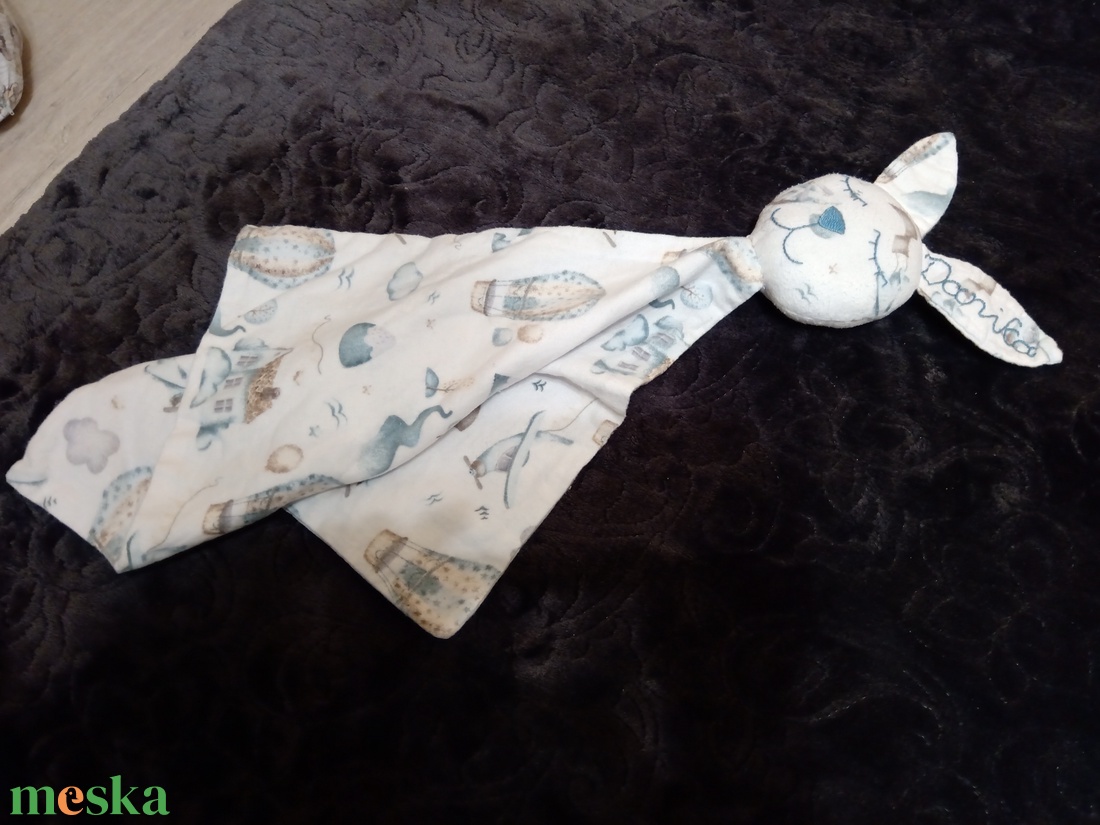 Névvel ellátott nyuszi szundikendő - játék & sport - plüssállat & játékfigura - nyuszi - Meska.hu