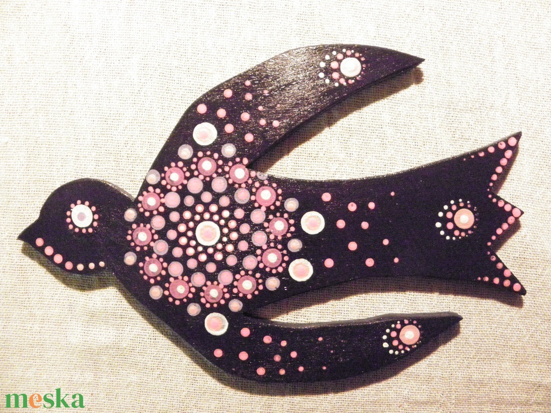 Ibolya, pontozott madár - Egyedi, naiv stílusú festett fa - Akár ablakba madárriasztó matrica helyett - művészet - más művészeti ág - Meska.hu