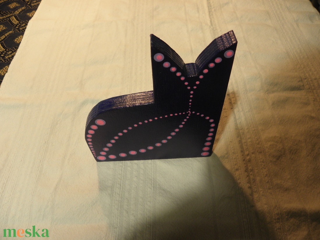 Kék, lila cica figura - Egyedi, naiv stílusú festett fa  - művészet - más művészeti ág - Meska.hu