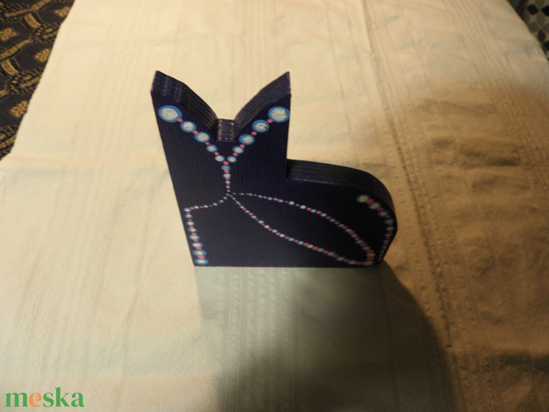 Kék, lila cica figura - Egyedi, naiv stílusú festett fa  - művészet - más művészeti ág - Meska.hu