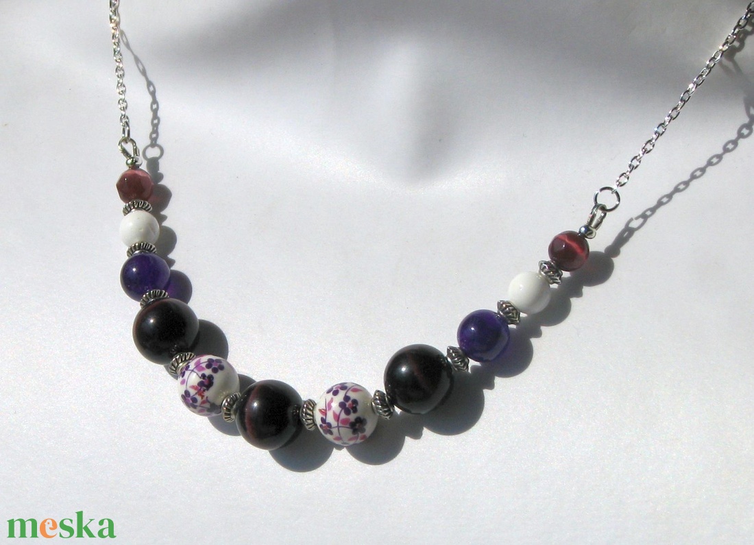 Nyaklánc lila színekben - Akció!!! - ékszer - nyaklánc - gyöngyös nyaklánc - Meska.hu