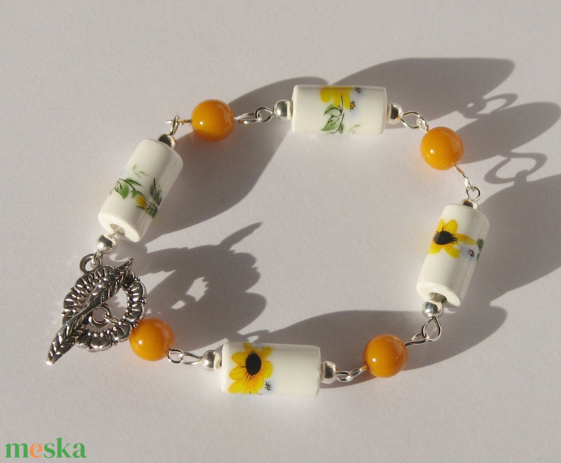Karkötő napraforgókkal - ékszer - karkötő - bogyós karkötő - Meska.hu