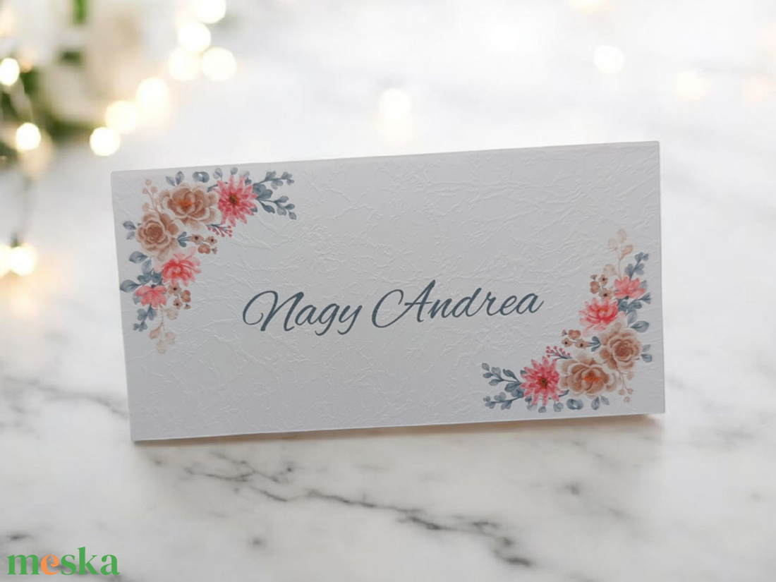 Elegancia az asztaloknál: Virágos ültetőkártya - esküvő - meghívó & kártya - ültetési rend - Meska.hu