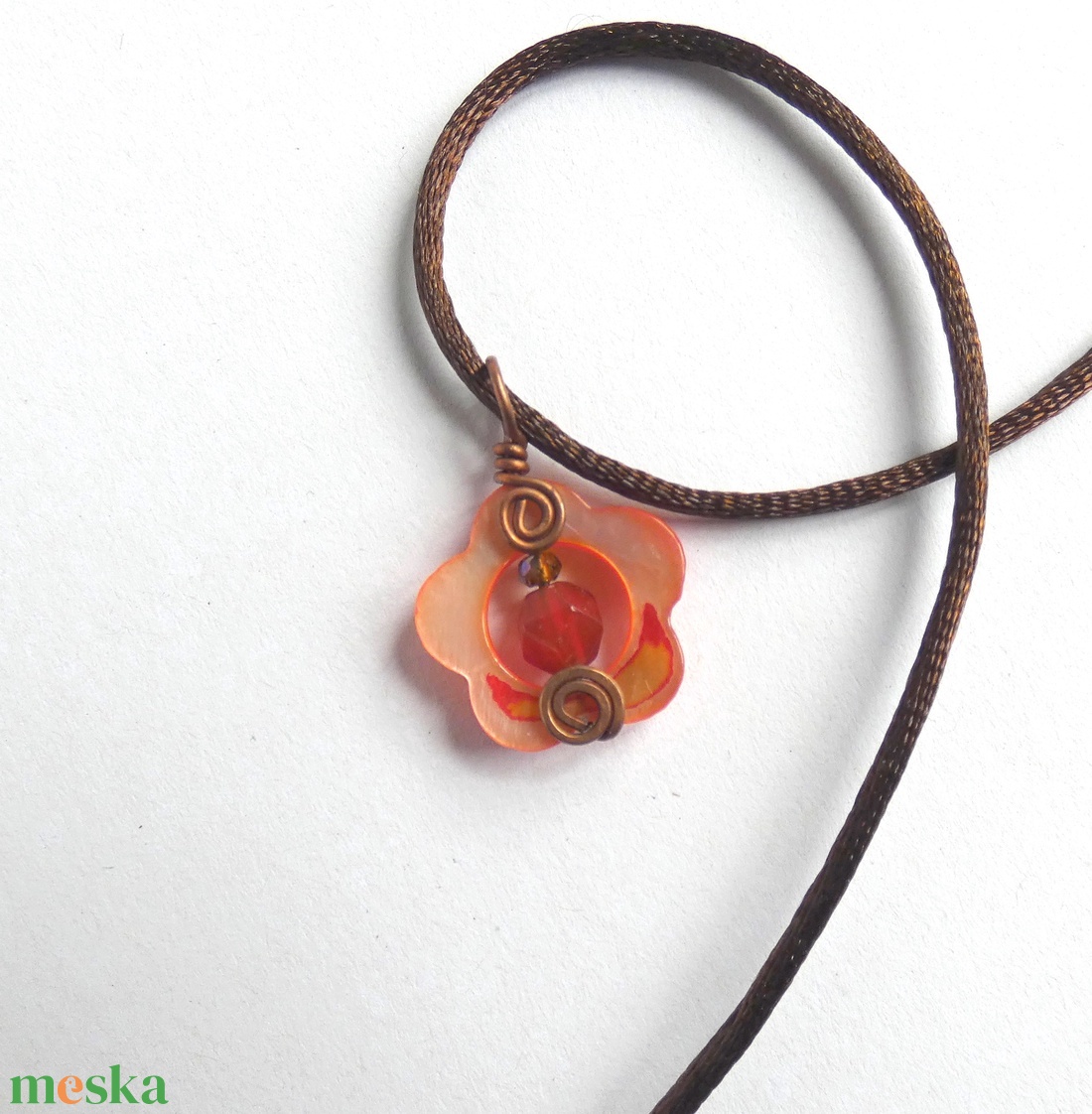 Virágzás réz medál Karneol ásványgyönggyel - ékszer - nyaklánc - medál - Meska.hu