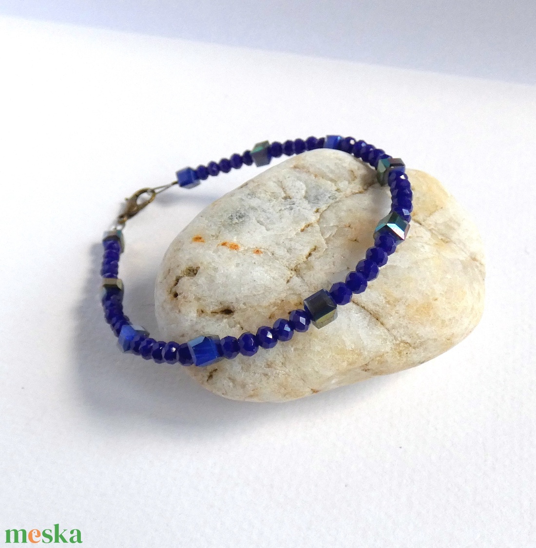 Rejtélyek kékje üveg karkötő - ékszer - karkötő - gyöngyös karkötő - Meska.hu