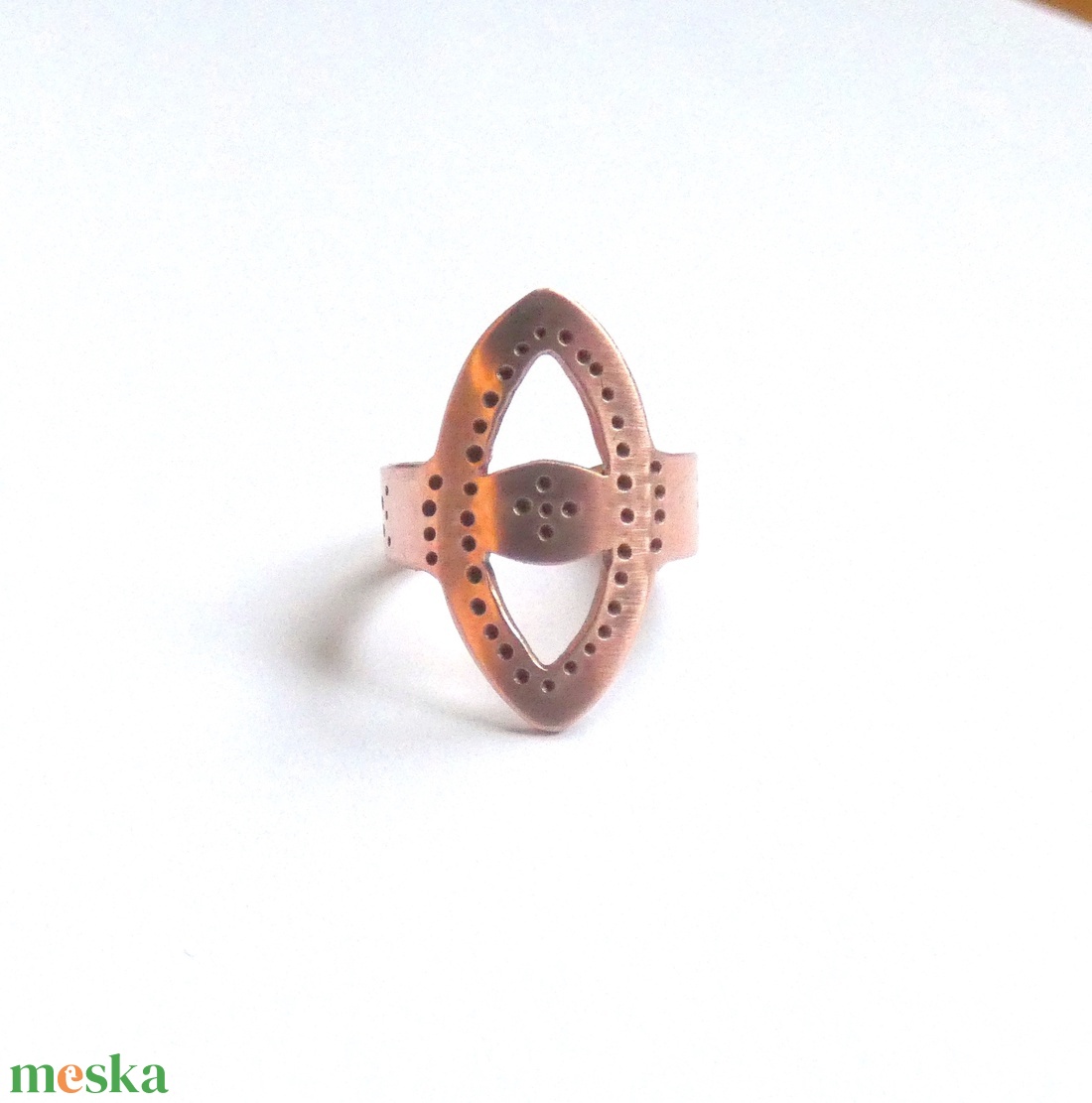 Pontozott lemez - vörösréz gyűrű - ékszer - gyűrű - statement gyűrű - Meska.hu