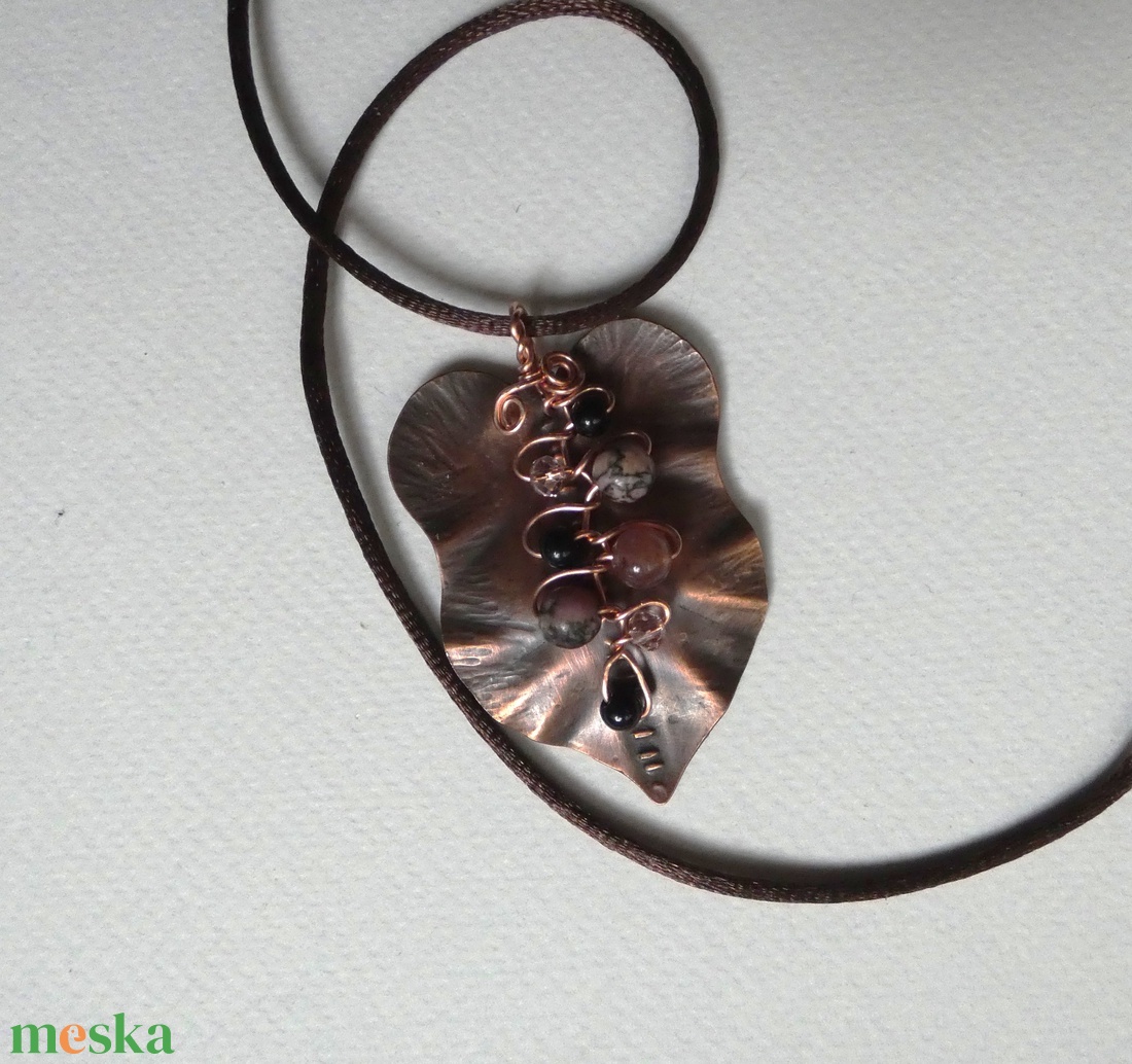 Levél és termés - ékszer - nyaklánc - medál - Meska.hu