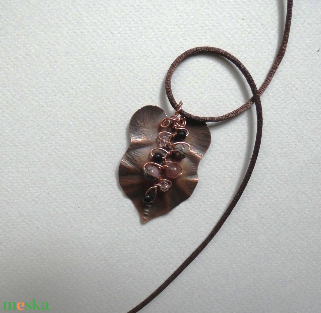 Levél és termés - ékszer - nyaklánc - medál - Meska.hu