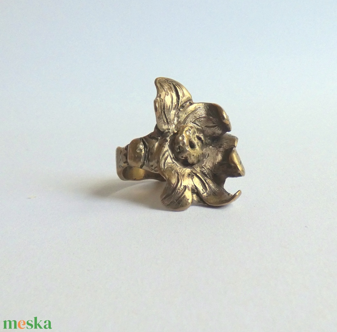 Bronzvirág gyűrű - ékszer - gyűrű - figurális gyűrű - Meska.hu