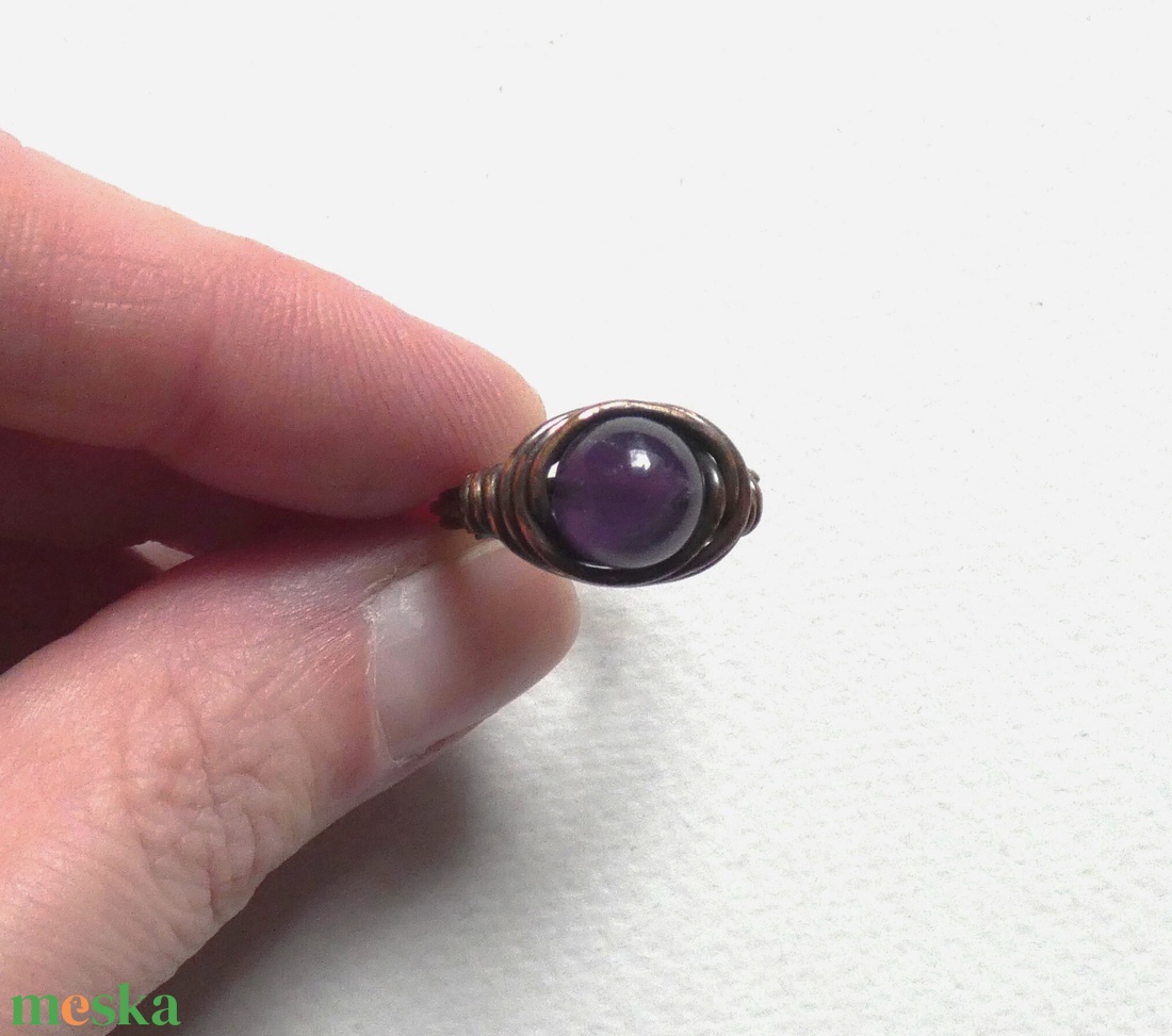 Mélylila rézgyűrű Ametiszt ásványgyönggyel - ékszer - gyűrű - szoliter gyűrű - Meska.hu
