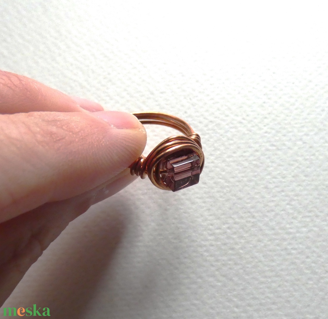 Üvegkocka réz gyűrű - ékszer - gyűrű - gyöngyös gyűrű - Meska.hu
