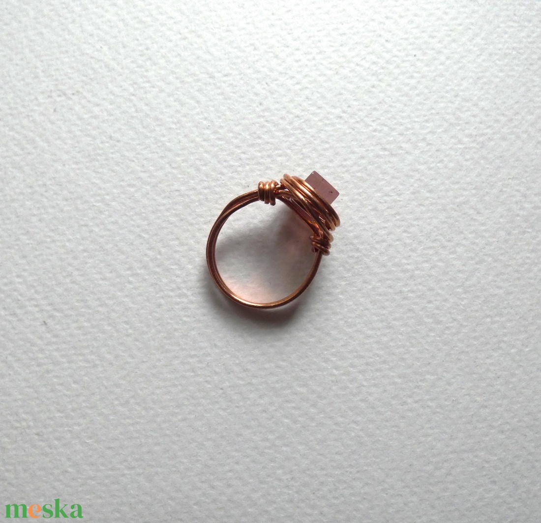 Üvegkocka réz gyűrű - ékszer - gyűrű - gyöngyös gyűrű - Meska.hu