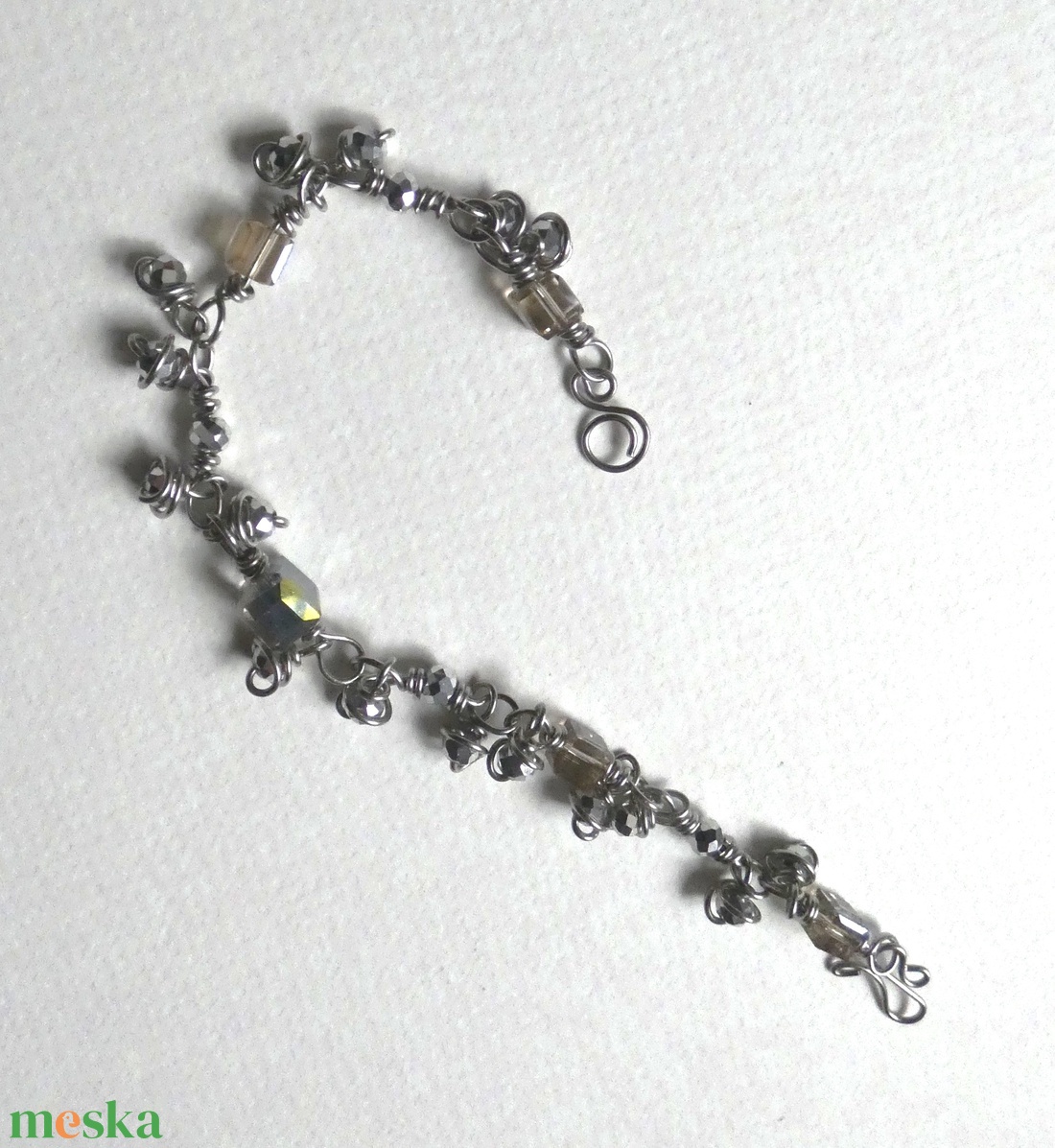 Üveg és acél karkötő - ékszer - karkötő - bogyós karkötő - Meska.hu