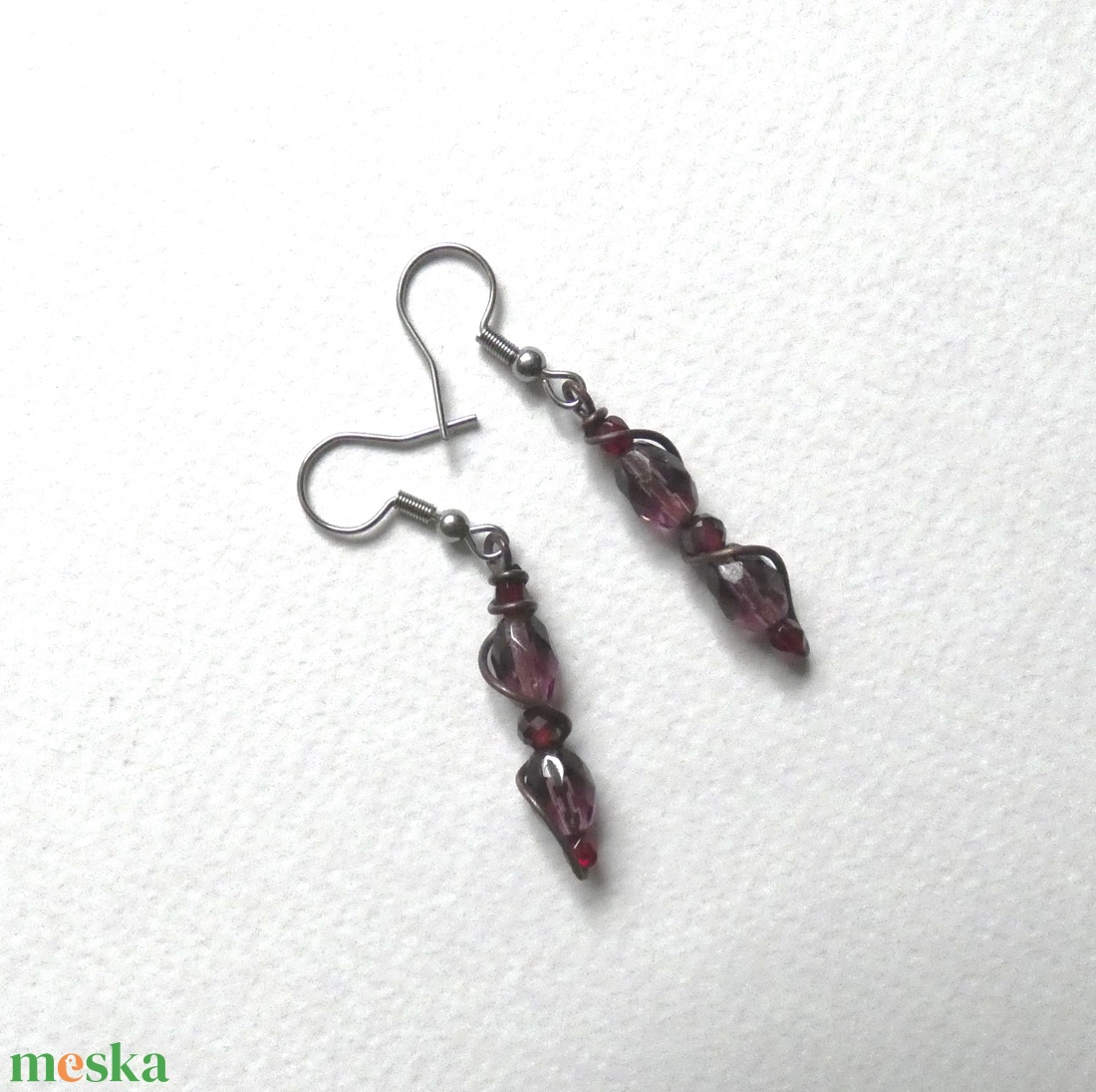 Bíbor és vörös - ékszer - fülbevaló - lógó fülbevaló - Meska.hu