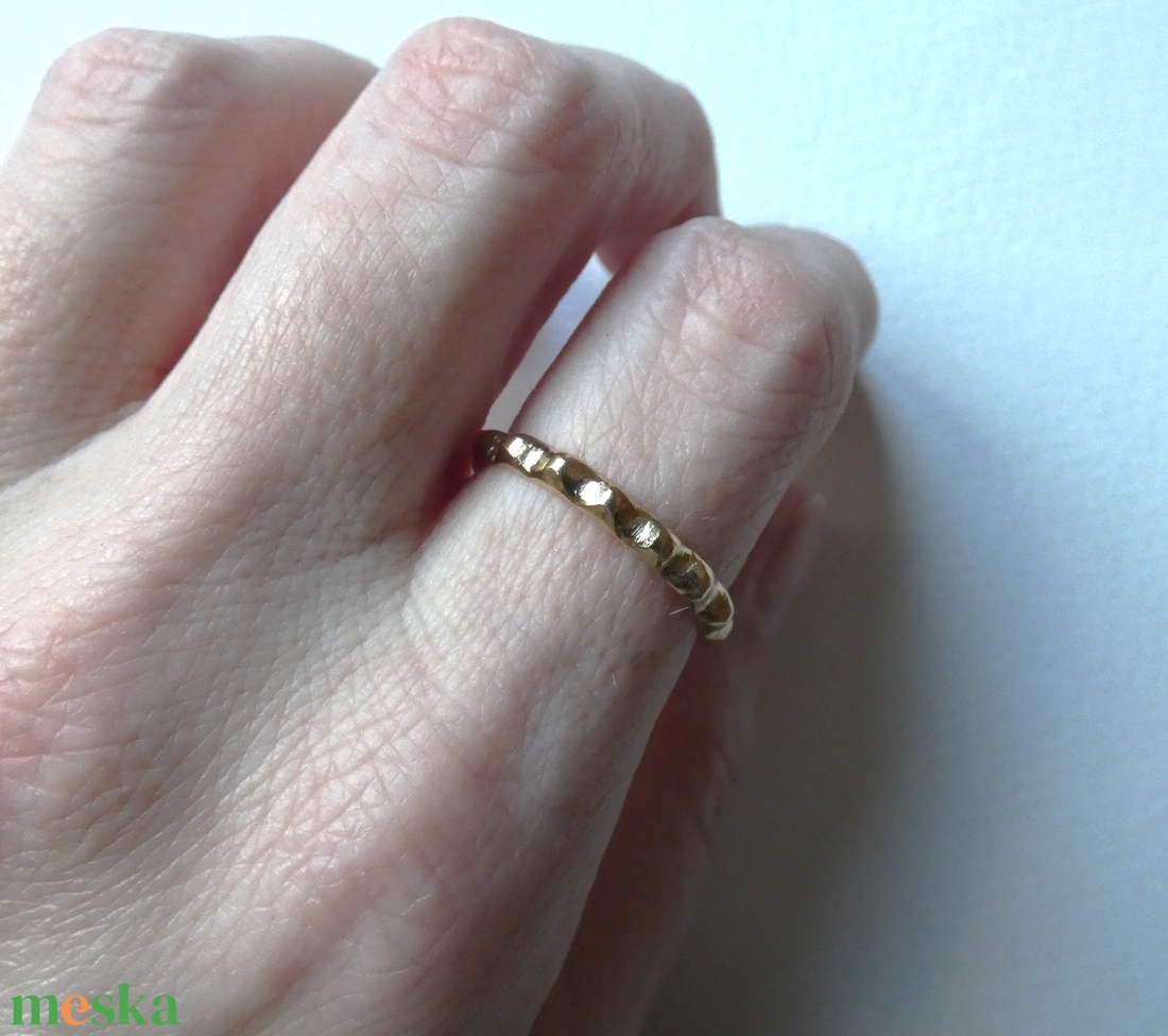 Dimbek, dombok - sárgaréz gyűrű - ékszer - gyűrű - kerek gyűrű - Meska.hu