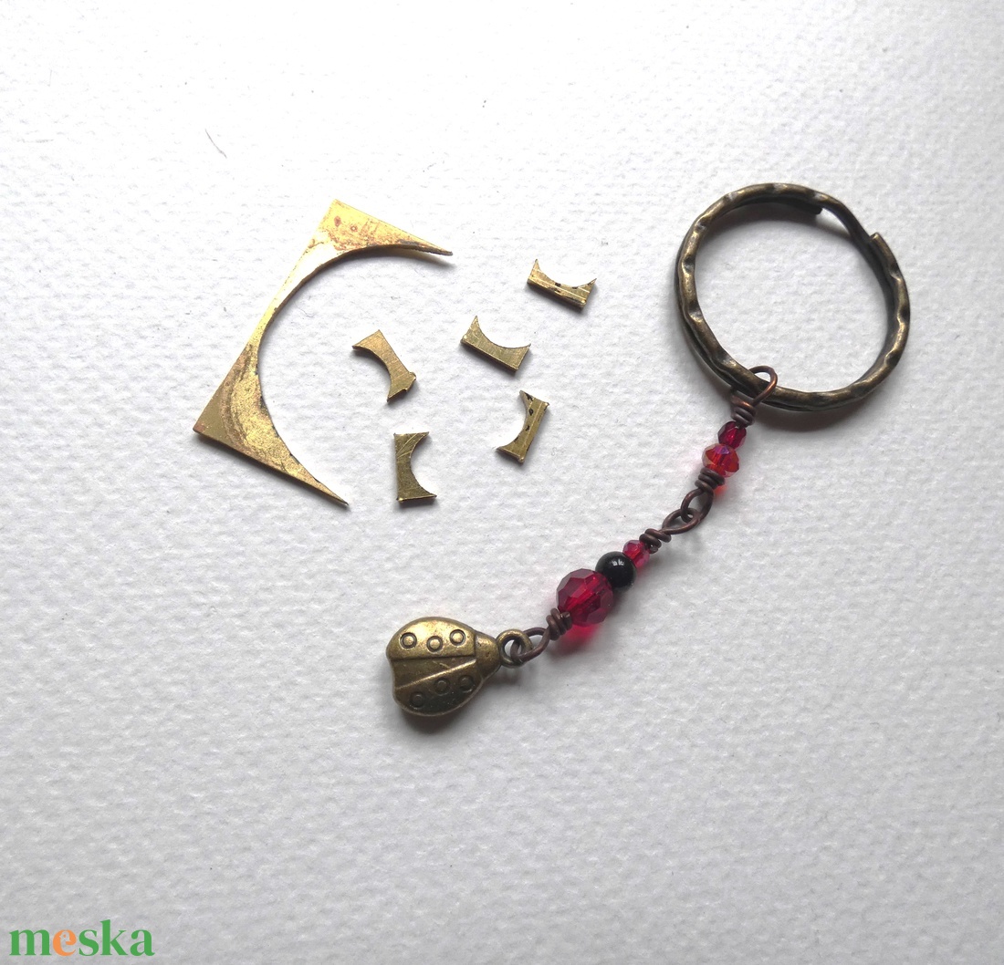 Katicás táskadísz - táska & tok - kulcstartó & táskadísz - kulcstartó - Meska.hu